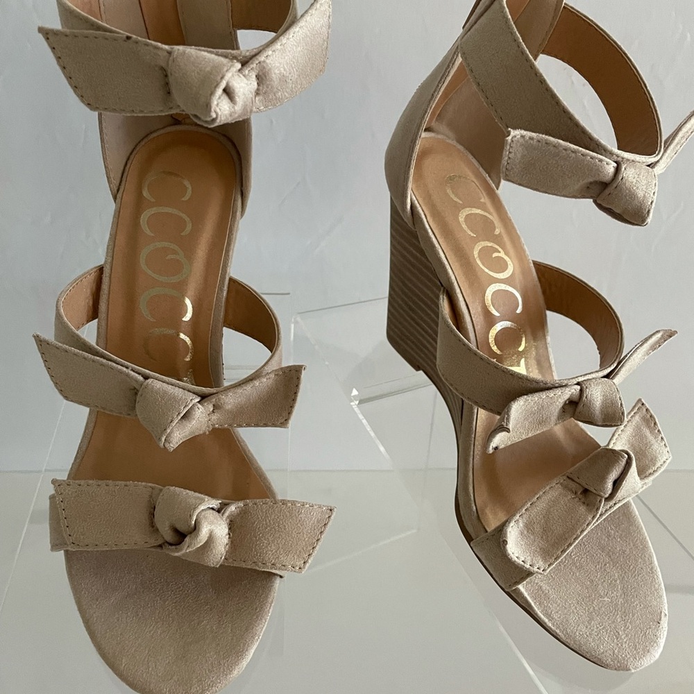 Bow Wedges! (BRAND NEW)